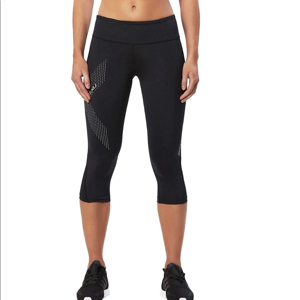 NWT 2XU Mid-Rise Compression 3/4 Tights